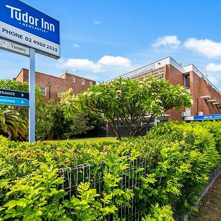 Tudor Inn نيو كاسل المظهر الخارجي الصورة