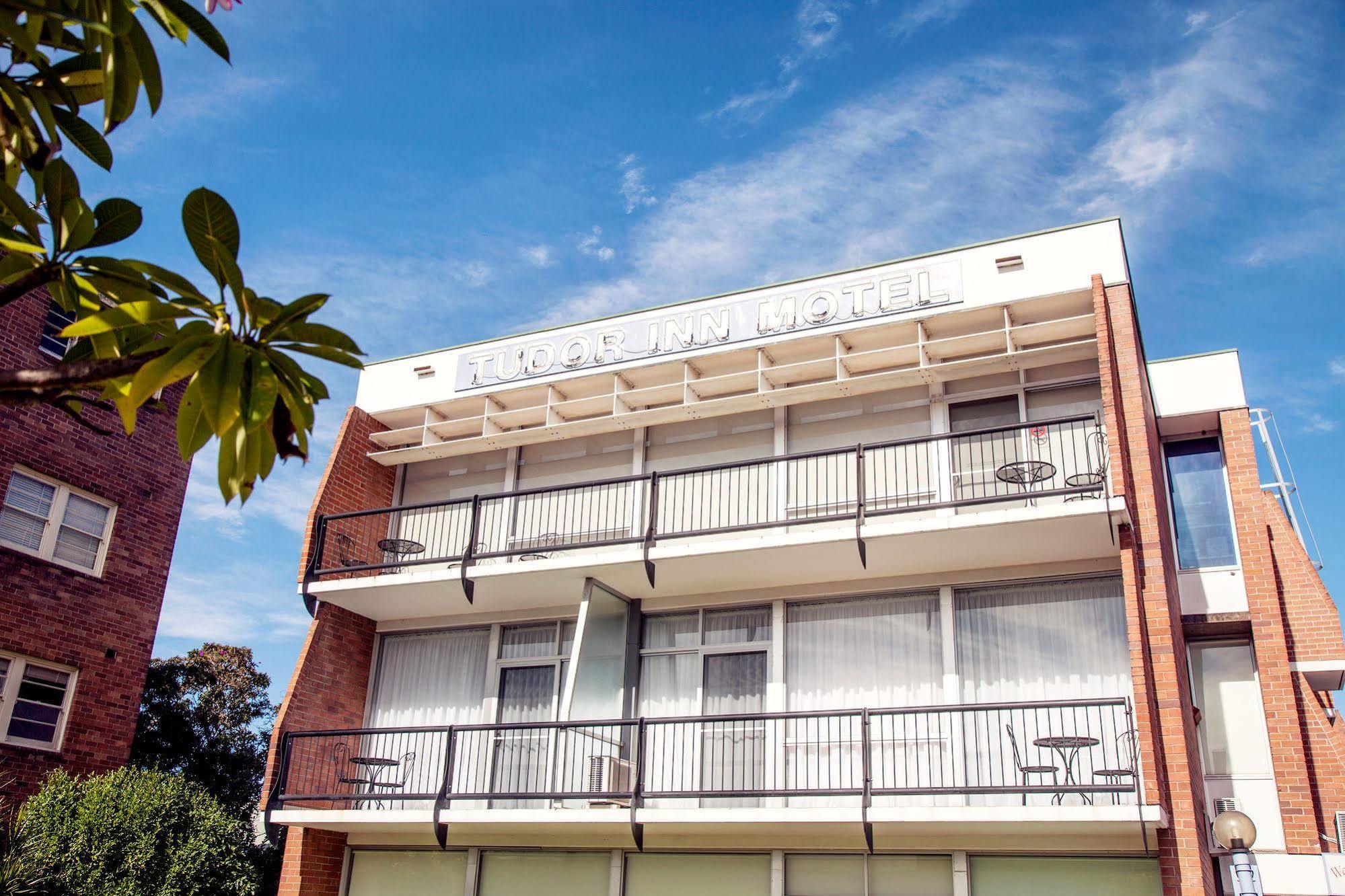 Tudor Inn نيو كاسل المظهر الخارجي الصورة